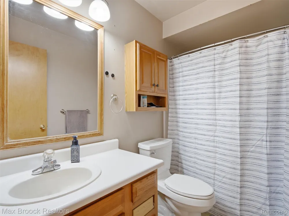 22134 Pleasant Street St Clair Shores City, MI 48080
