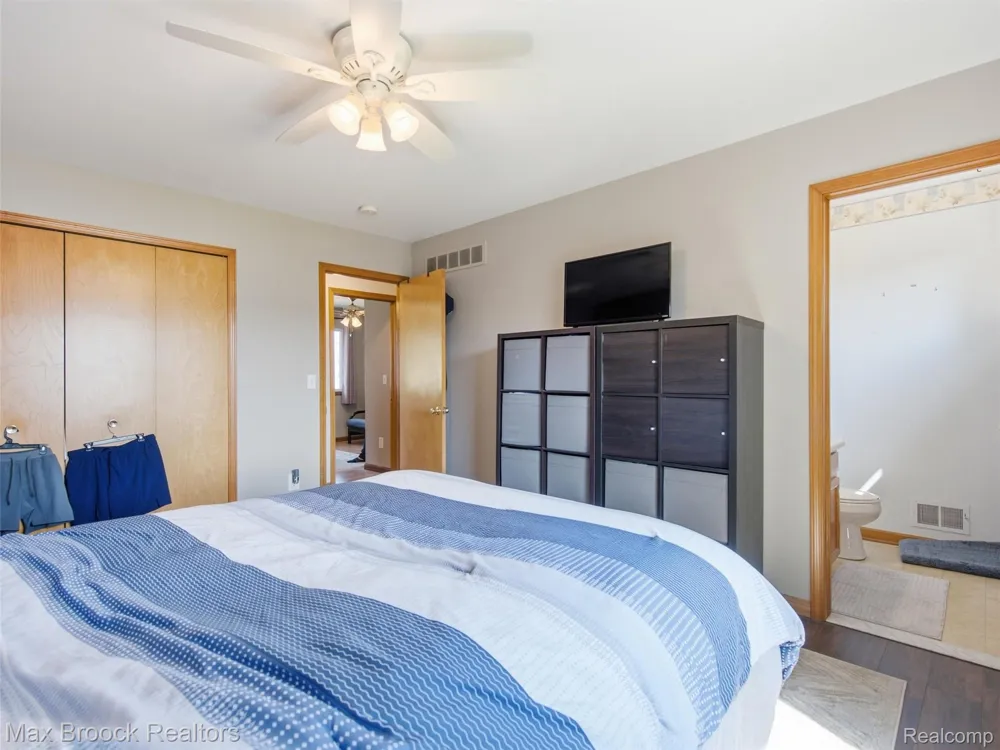 22134 Pleasant Street St Clair Shores City, MI 48080