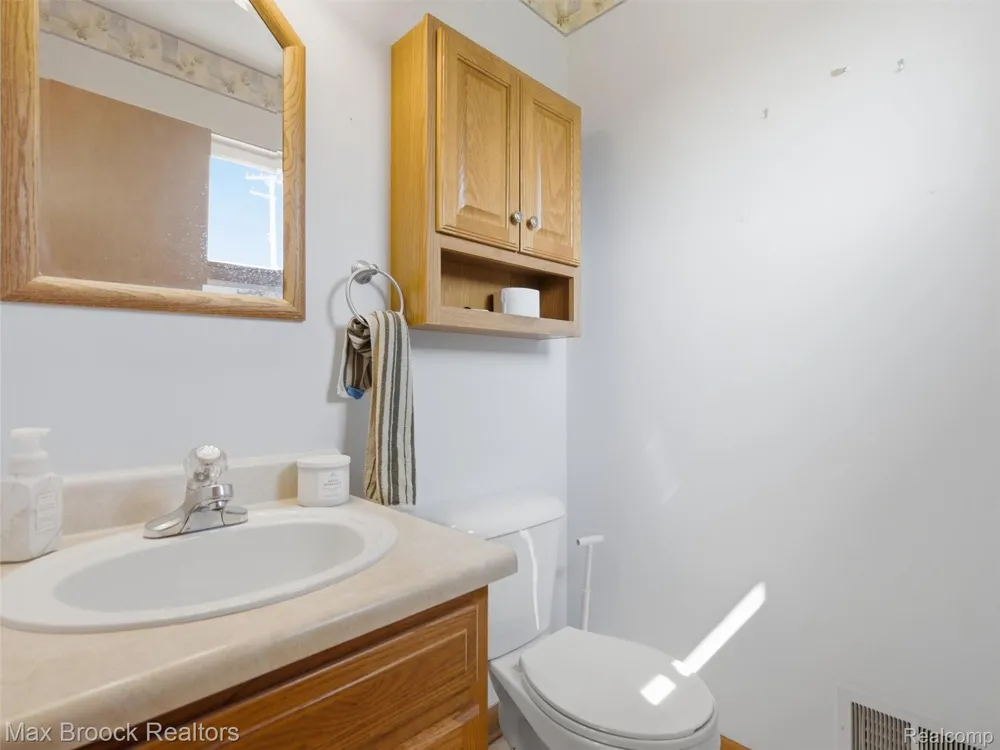 22134 Pleasant Street St Clair Shores City, MI 48080