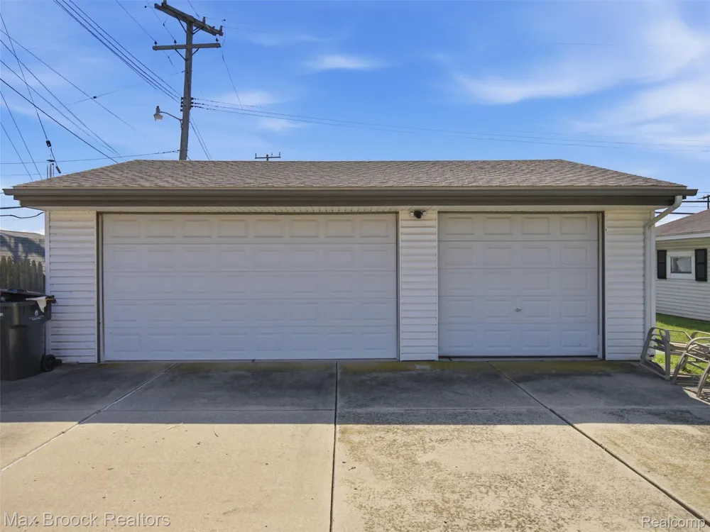22134 Pleasant Street St Clair Shores City, MI 48080