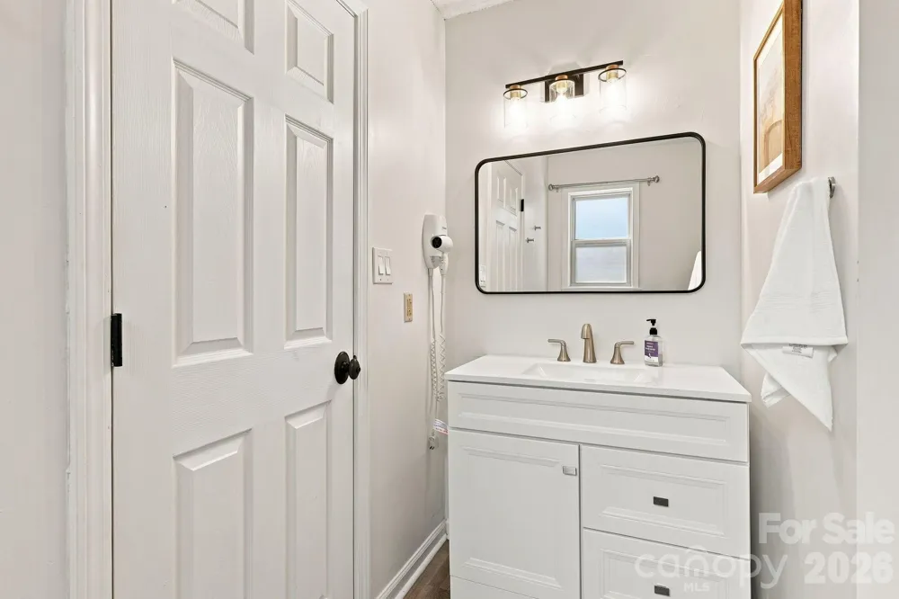 24 Oakwood Road Candler, NC 28715