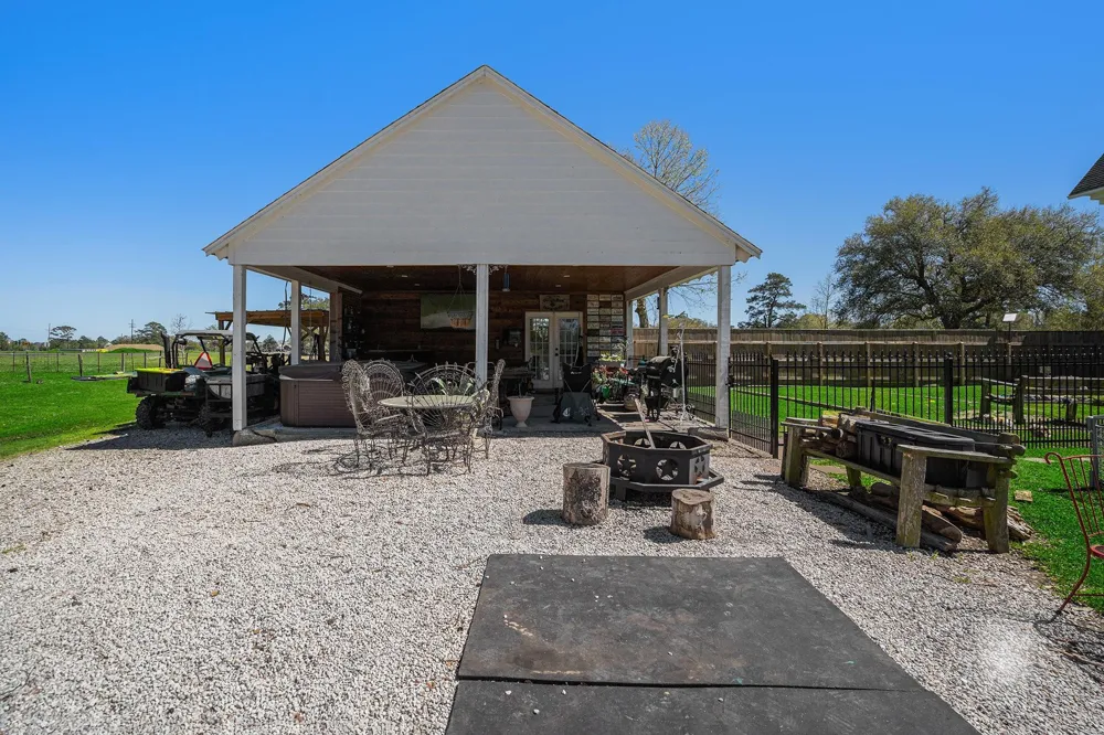 8334 Fm 562 Anahuac, TX 77514