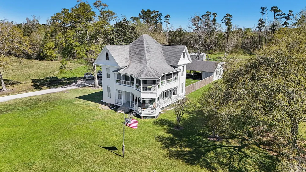 8334 Fm 562 Anahuac, TX 77514