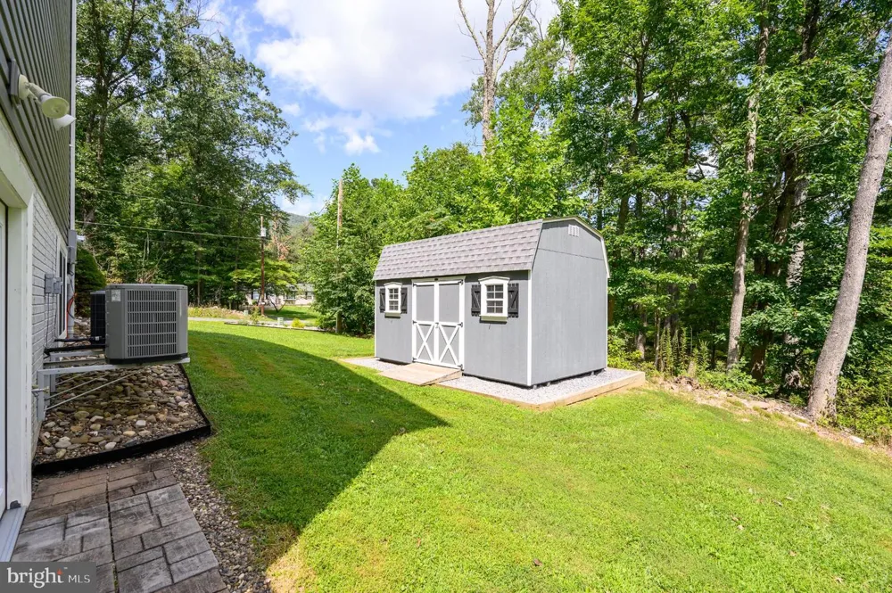 114 COMANCHE TRL Winchester, VA 22602