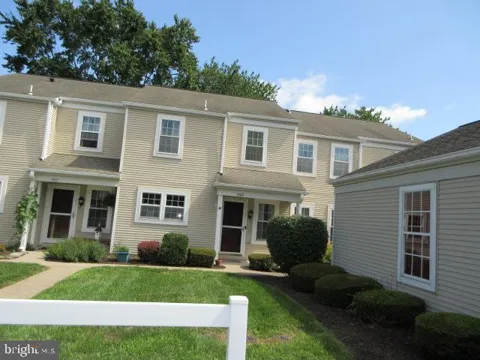 1503 CAMBRIDGE COURT