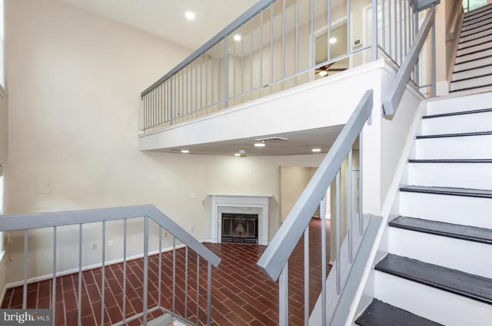 2002 HOWARD CHAPEL TURN Crofton, MD 21114