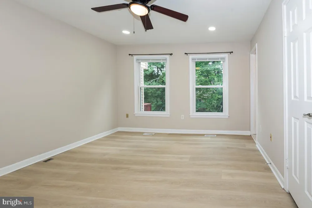 2002 HOWARD CHAPEL TURN Crofton, MD 21114