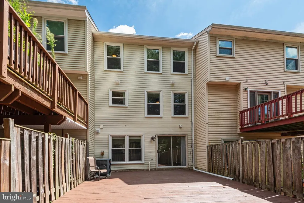 2002 HOWARD CHAPEL TURN Crofton, MD 21114