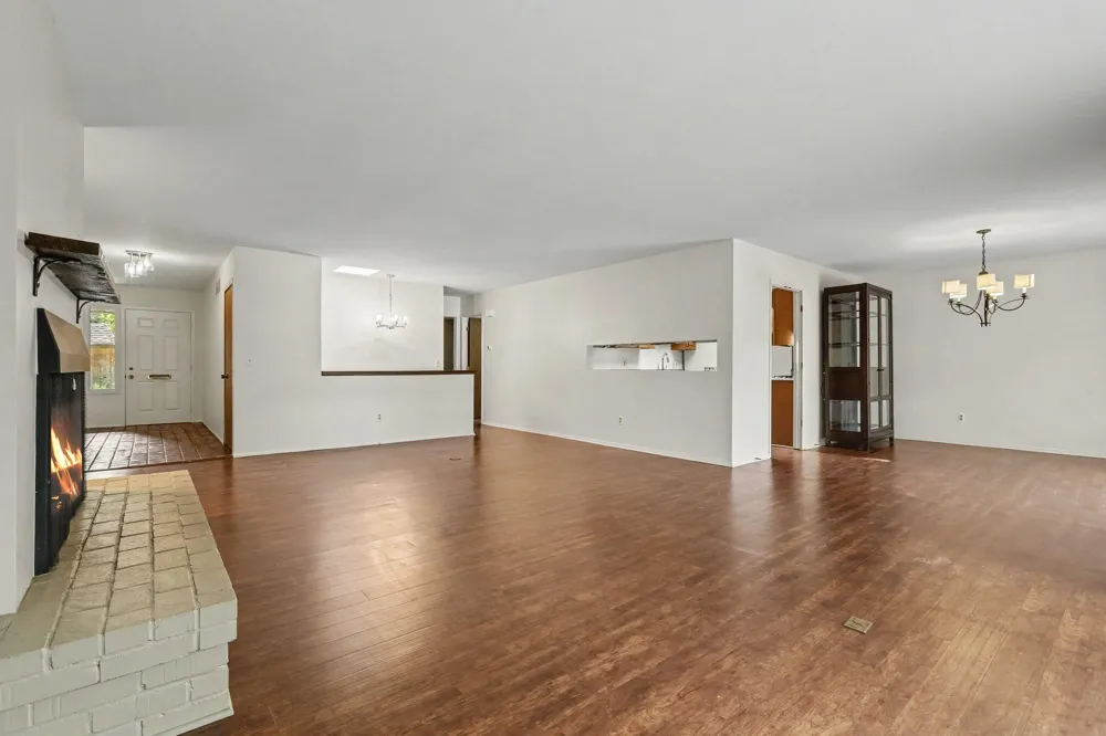 2021 Pauline Court Ann Arbor, MI 48103