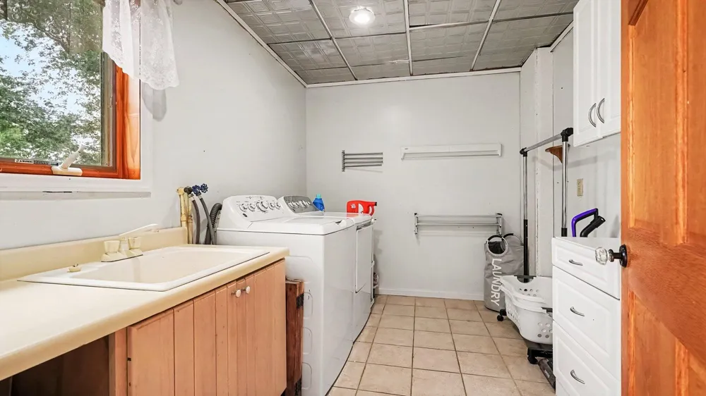 13141 Grass Lake Road Grass Lake, MI 49240