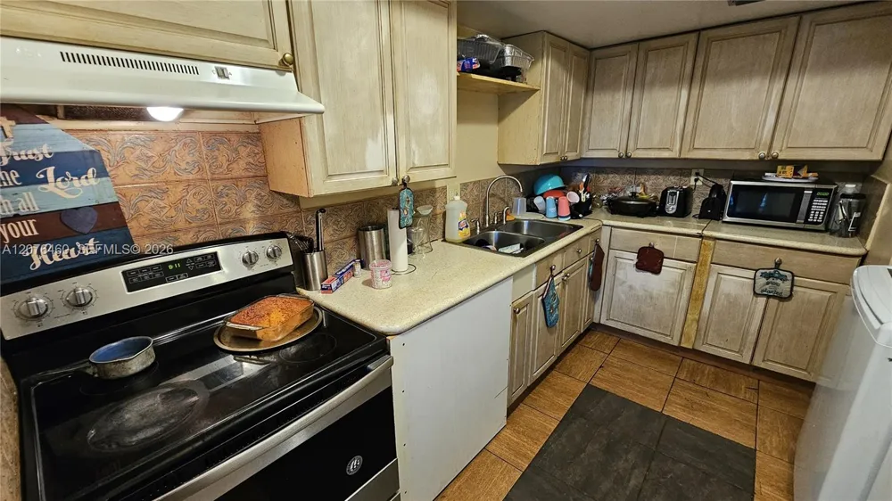 5870 NW 21st St #45-E Lauderhill, FL 33313