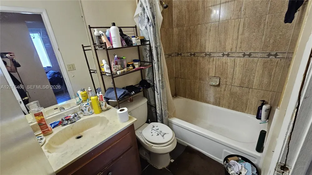 5870 NW 21st St #45-E Lauderhill, FL 33313