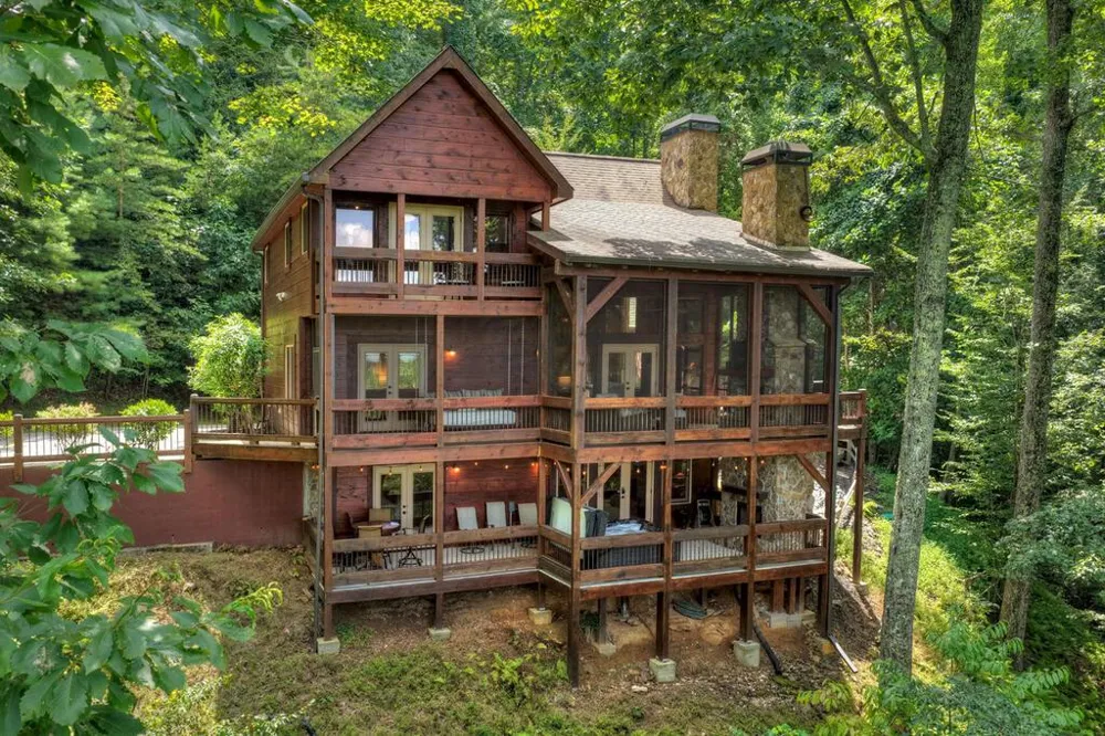 418 Lakeview Drive Blue Ridge, GA 30513