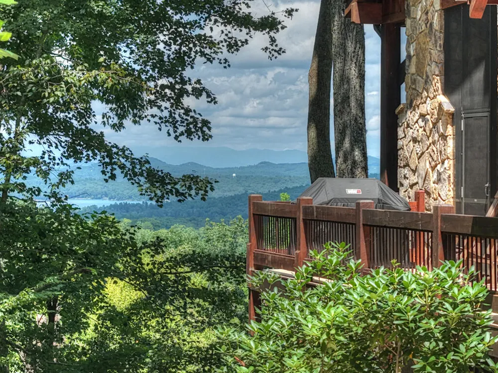 418 Lakeview Drive Blue Ridge, GA 30513