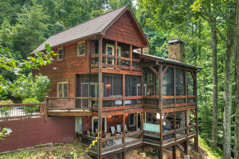 418 Lakeview Drive Blue Ridge, GA 30513