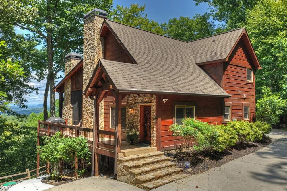 418 Lakeview Drive Blue Ridge, GA 30513