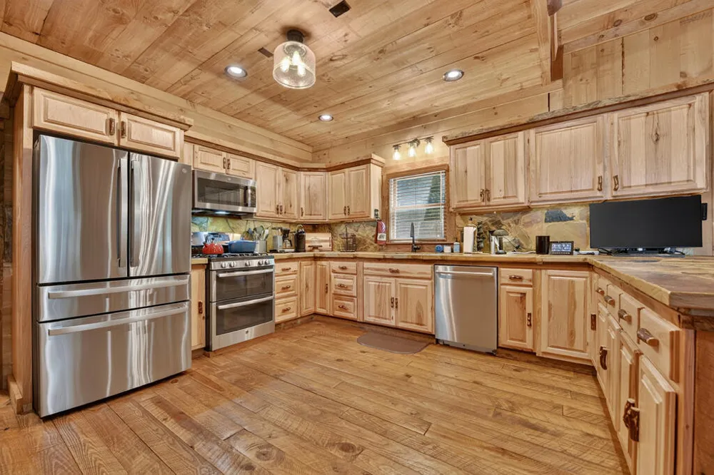 418 Lakeview Drive Blue Ridge, GA 30513