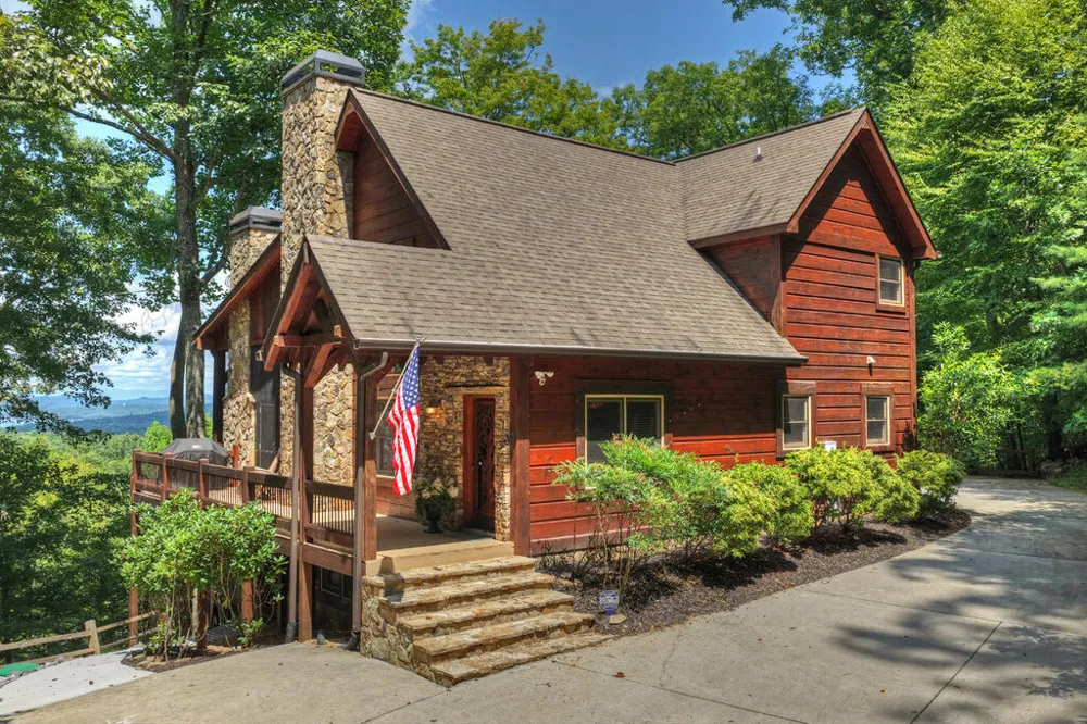 418 Lakeview Drive Blue Ridge, GA 30513