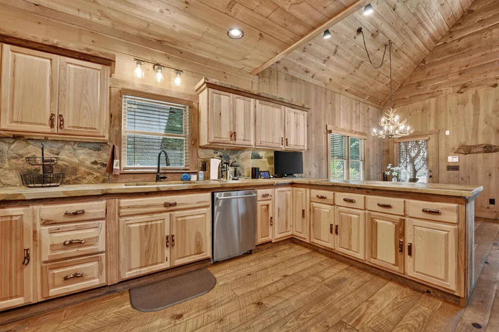 418 Lakeview Drive Blue Ridge, GA 30513