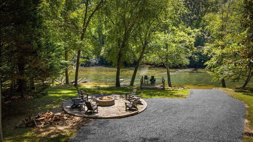 328 Wildwood Trail Mineral Bluff, GA 30559