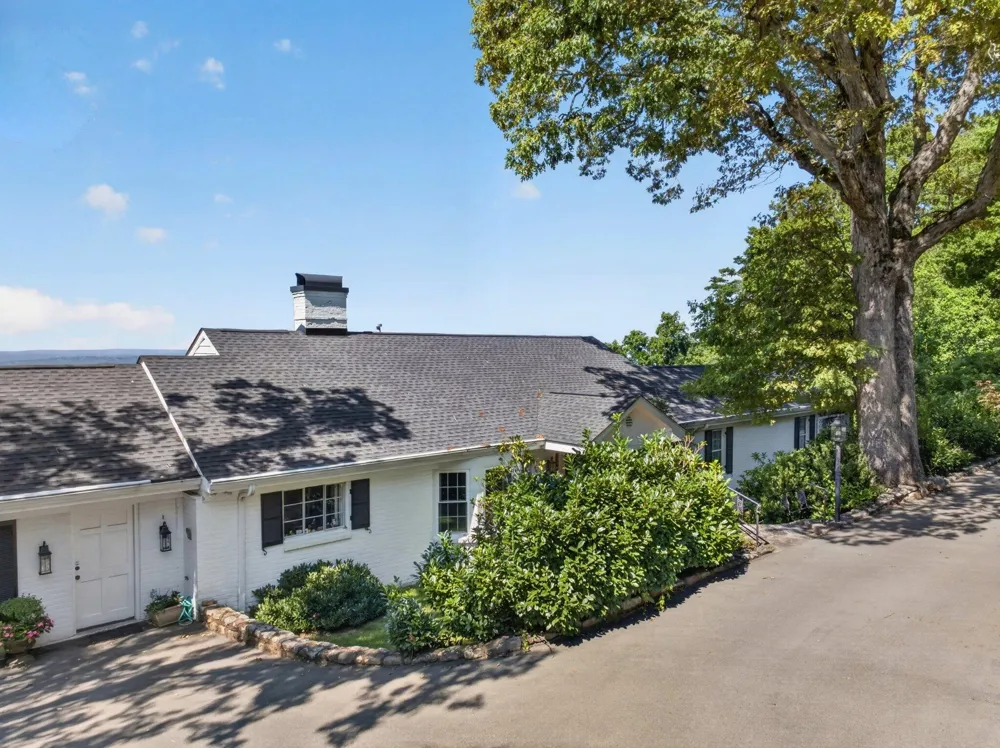 424 W Brow Road Lookout Mountain, TN 37350
