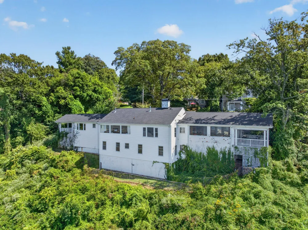 424 W Brow Road Lookout Mountain, TN 37350