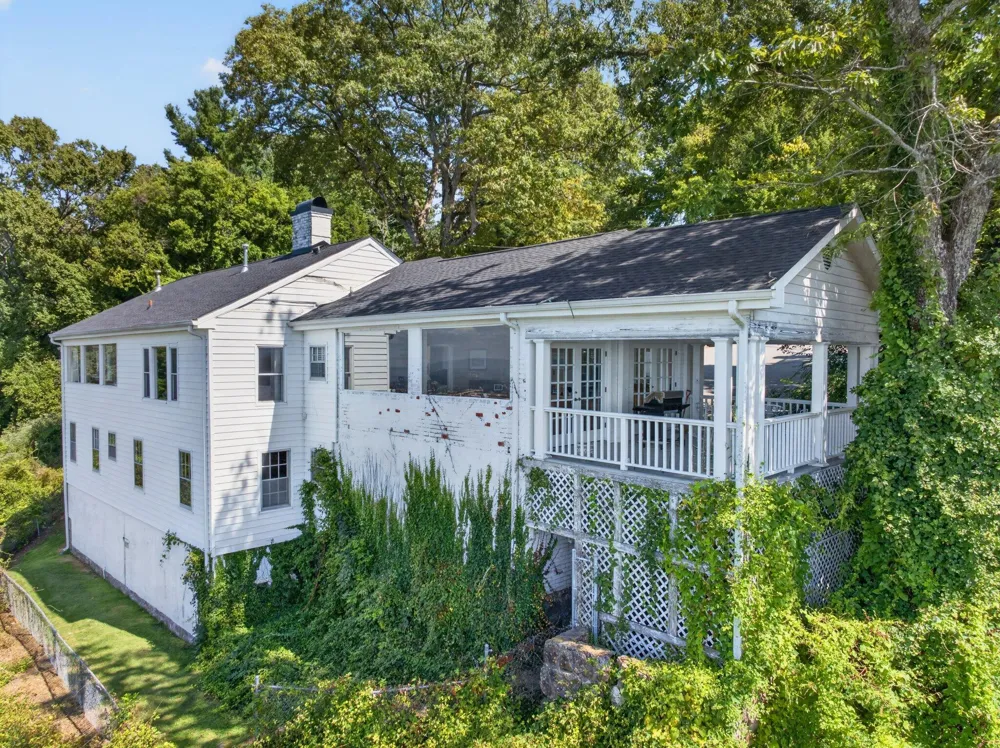 424 W Brow Road Lookout Mountain, TN 37350