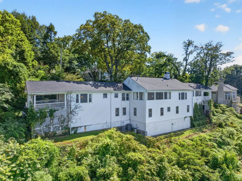 424 W Brow Road Lookout Mountain, TN 37350