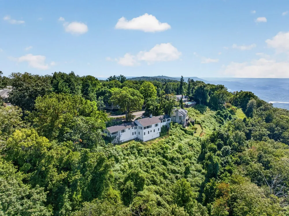 424 W Brow Road Lookout Mountain, TN 37350