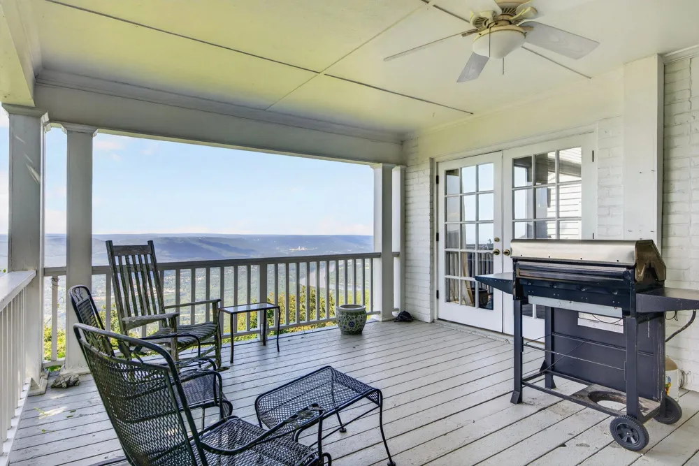 424 W Brow Road Lookout Mountain, TN 37350