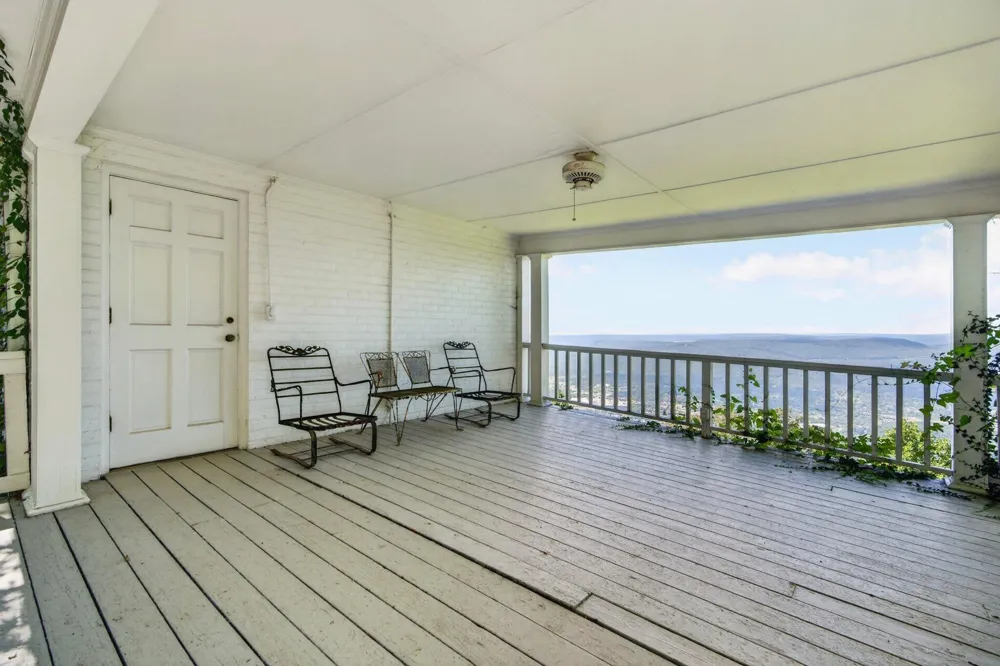 424 W Brow Road Lookout Mountain, TN 37350