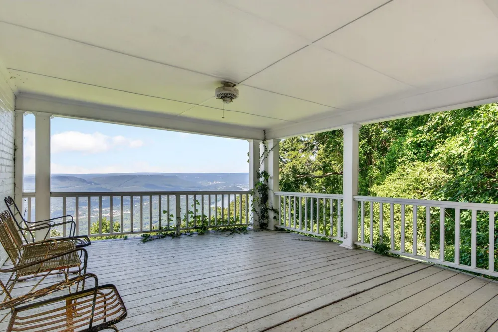 424 W Brow Road Lookout Mountain, TN 37350