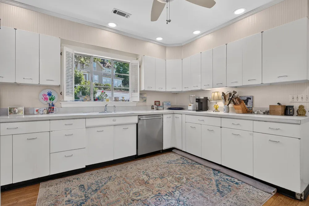 424 W Brow Road Lookout Mountain, TN 37350