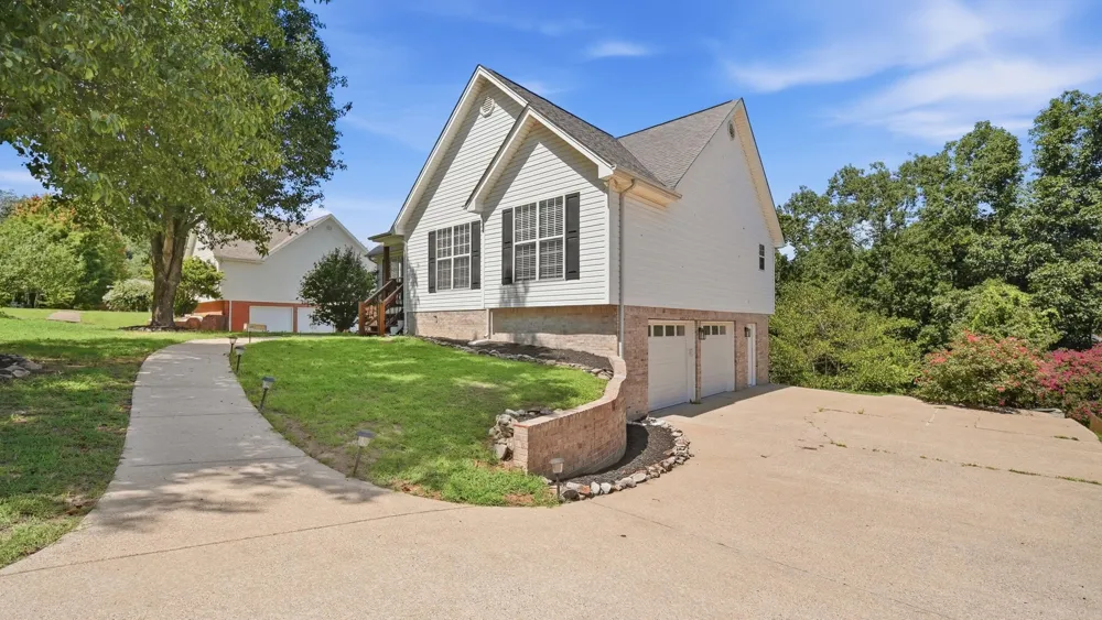 6179 Pringle Drive Ooltewah, TN 37363