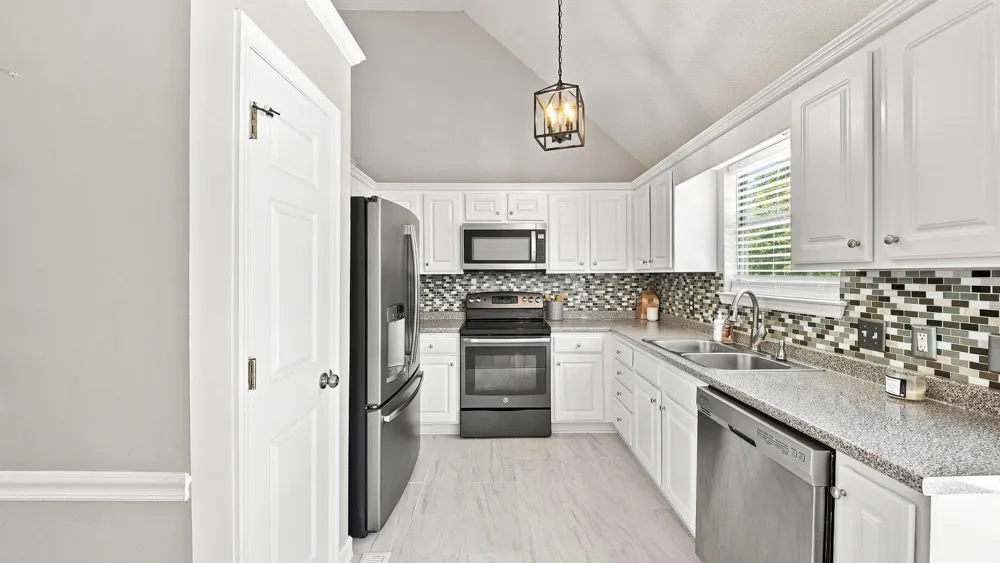 6179 Pringle Drive Ooltewah, TN 37363