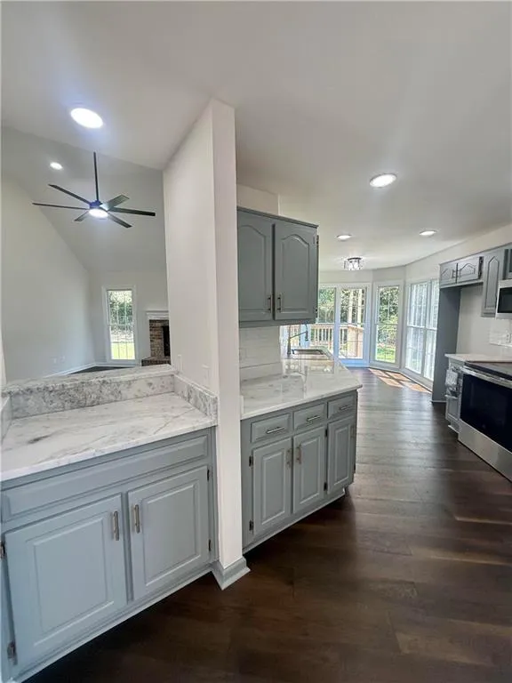 132 Ashley Terrace SE Calhoun, GA 30701