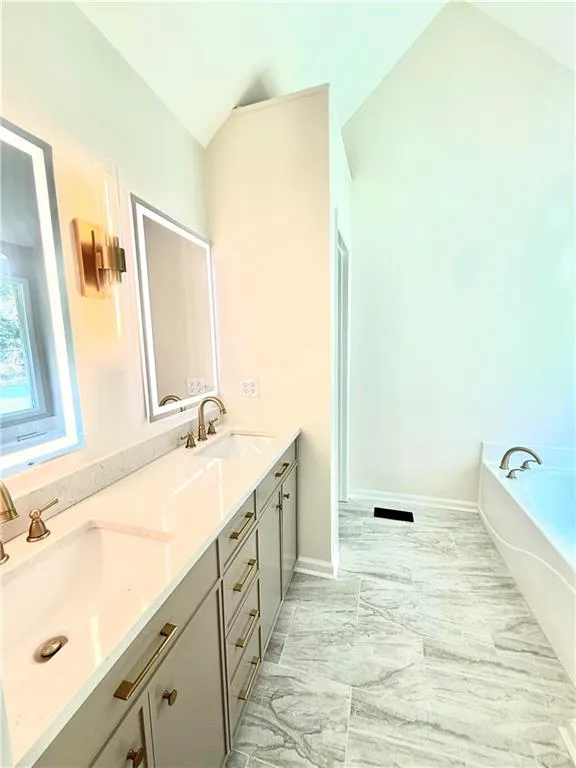 132 Ashley Terrace SE Calhoun, GA 30701