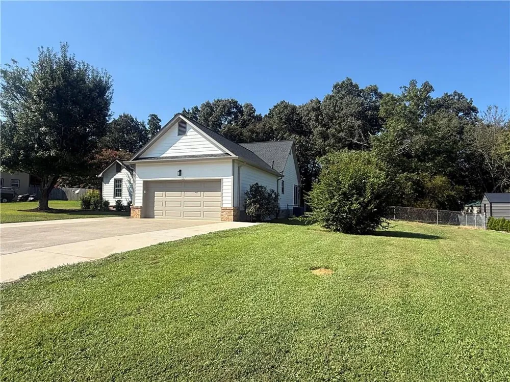 132 Ashley Terrace SE Calhoun, GA 30701