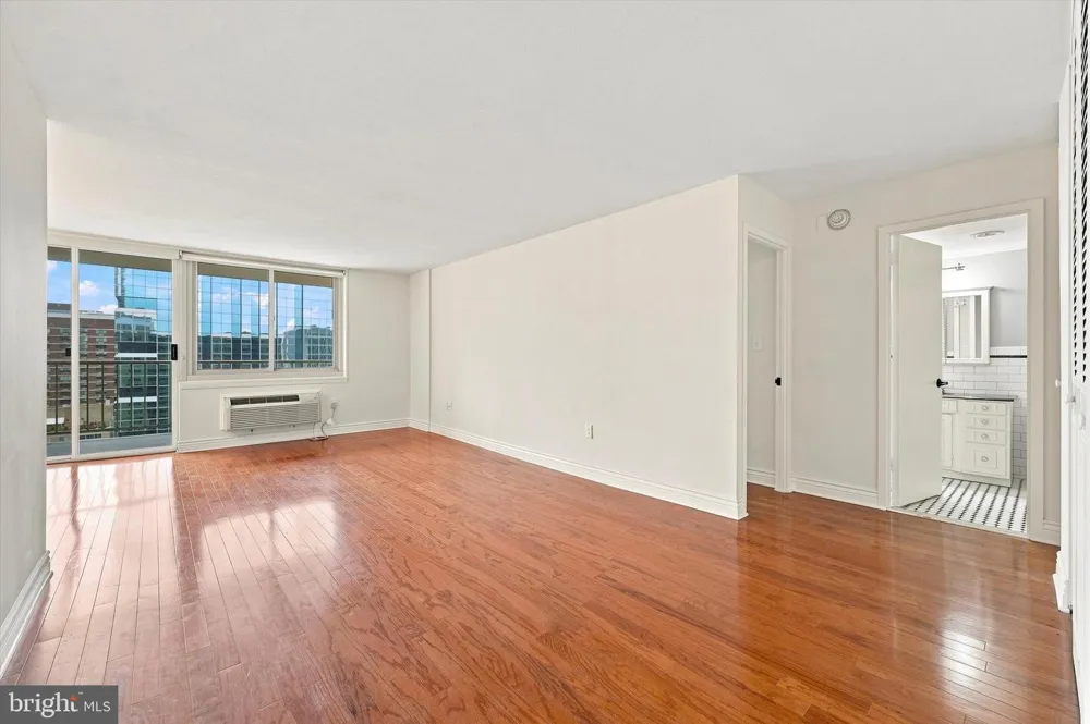 1919 CHESTNUT STREET #2703 Philadelphia, PA 19103