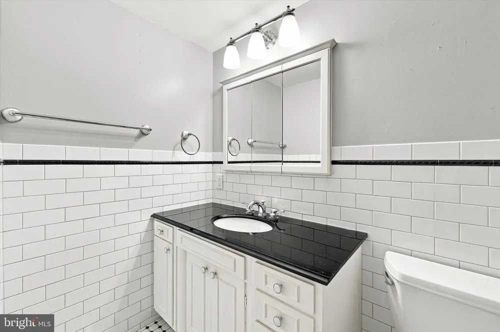 1919 CHESTNUT STREET #2703 Philadelphia, PA 19103