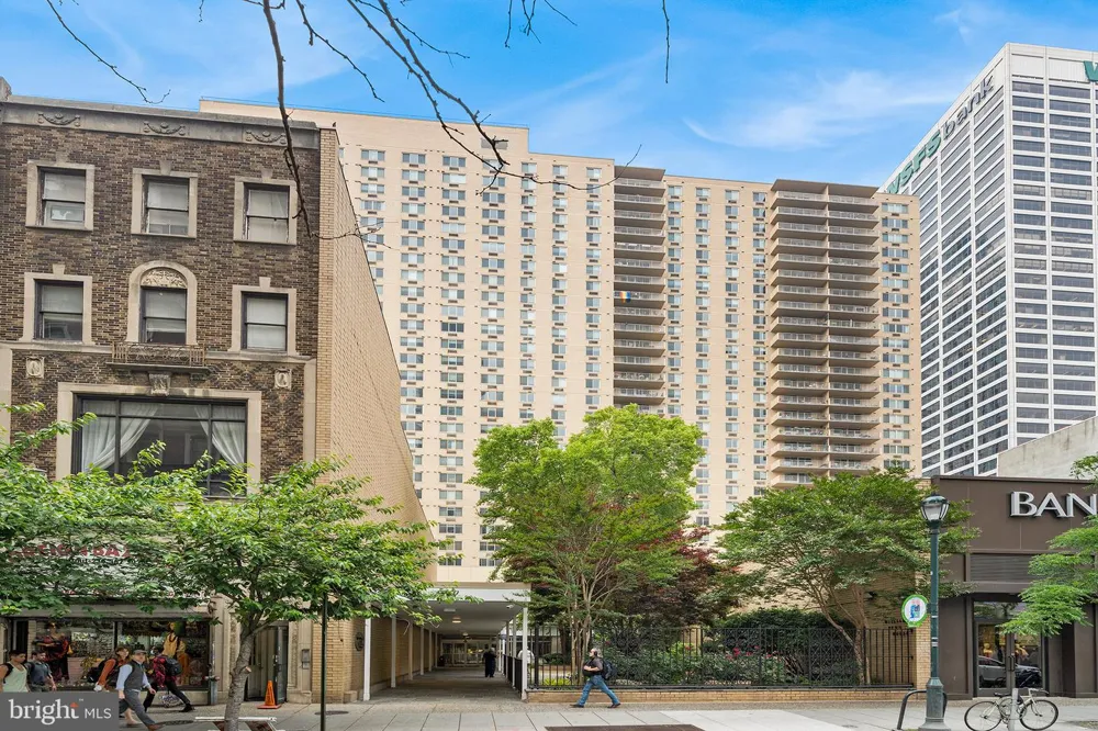 1919 CHESTNUT STREET #2703 Philadelphia, PA 19103