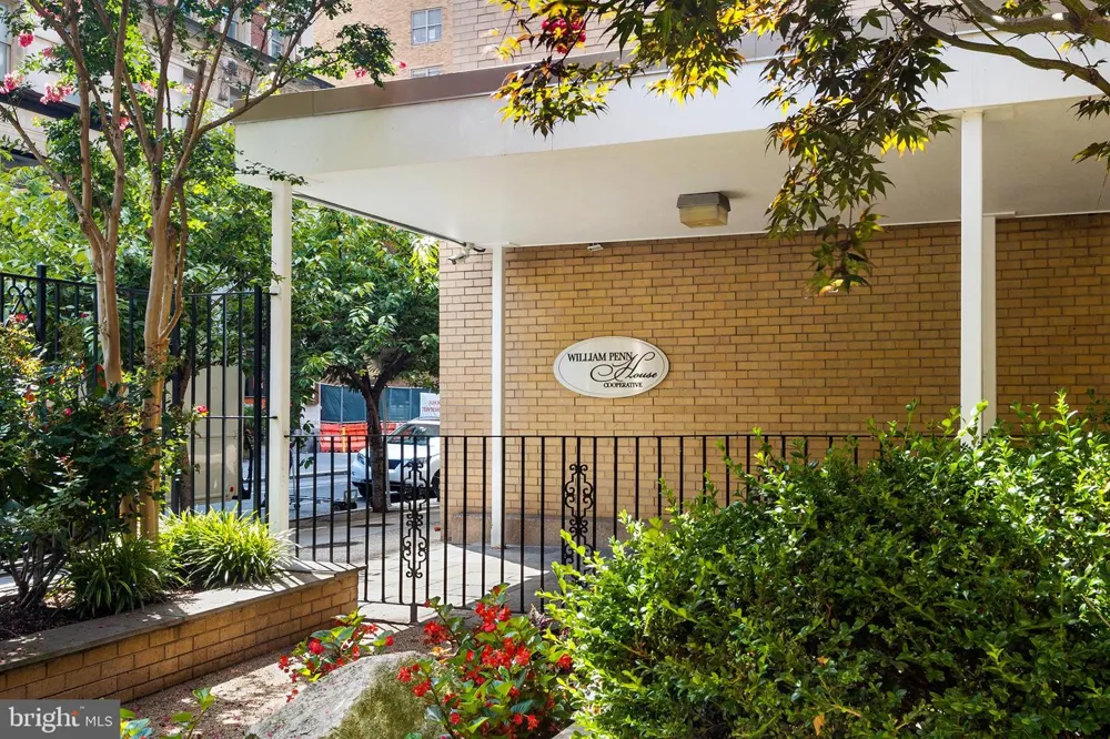 1919 CHESTNUT STREET #2703 Philadelphia, PA 19103