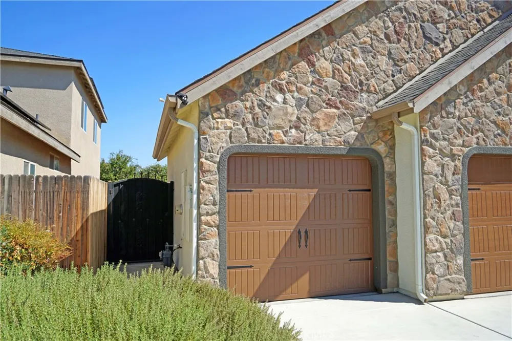 10118 Alondra Dr Bakersfield, CA 93311
