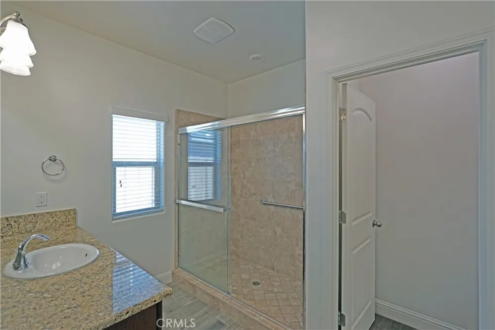 10118 Alondra Dr Bakersfield, CA 93311