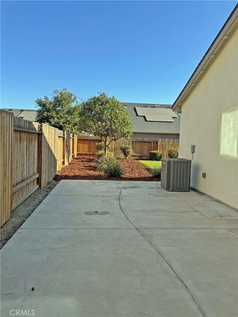 10118 Alondra Dr Bakersfield, CA 93311