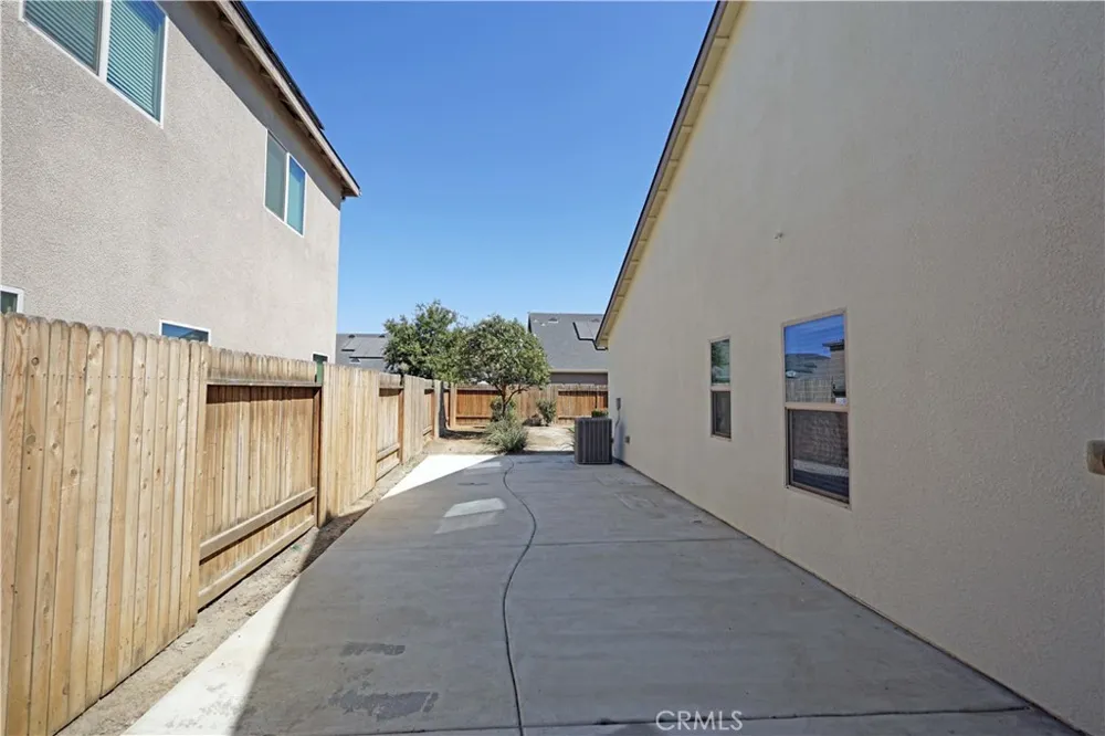 10118 Alondra Dr Bakersfield, CA 93311