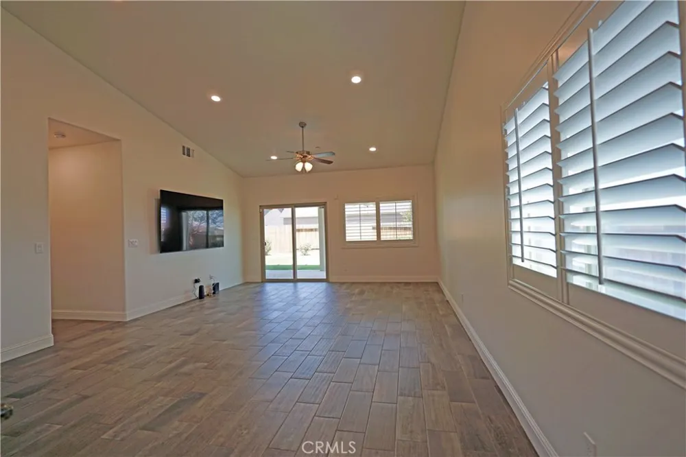 10118 Alondra Dr Bakersfield, CA 93311