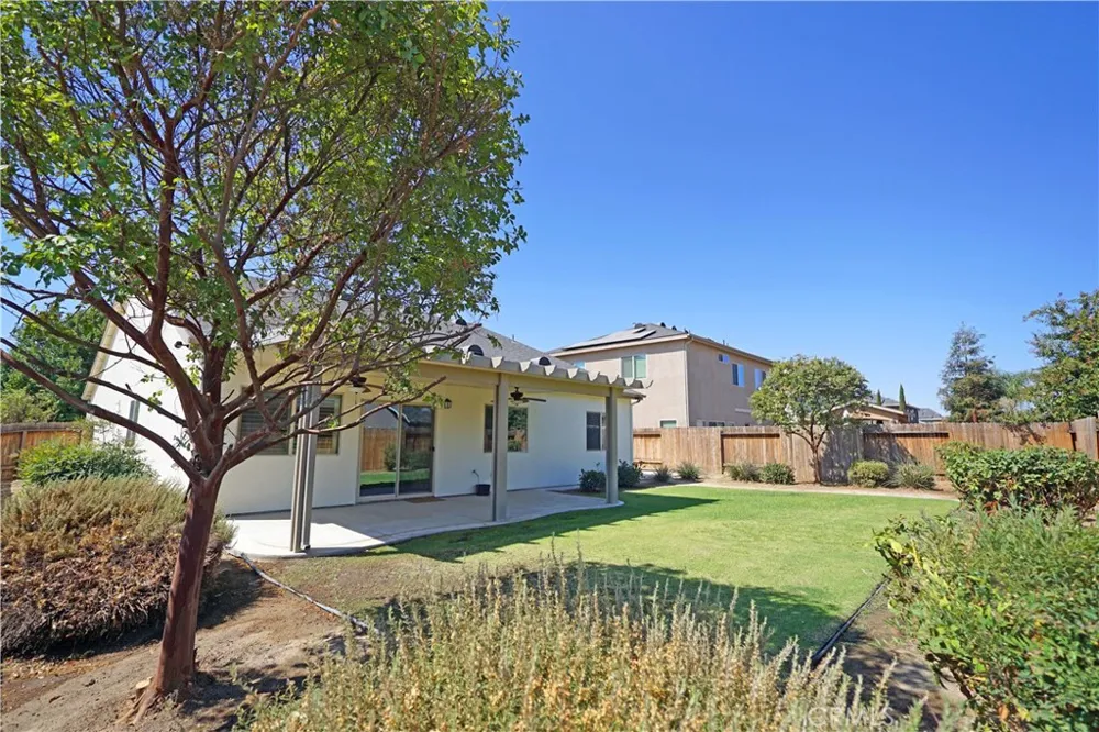 10118 Alondra Dr Bakersfield, CA 93311