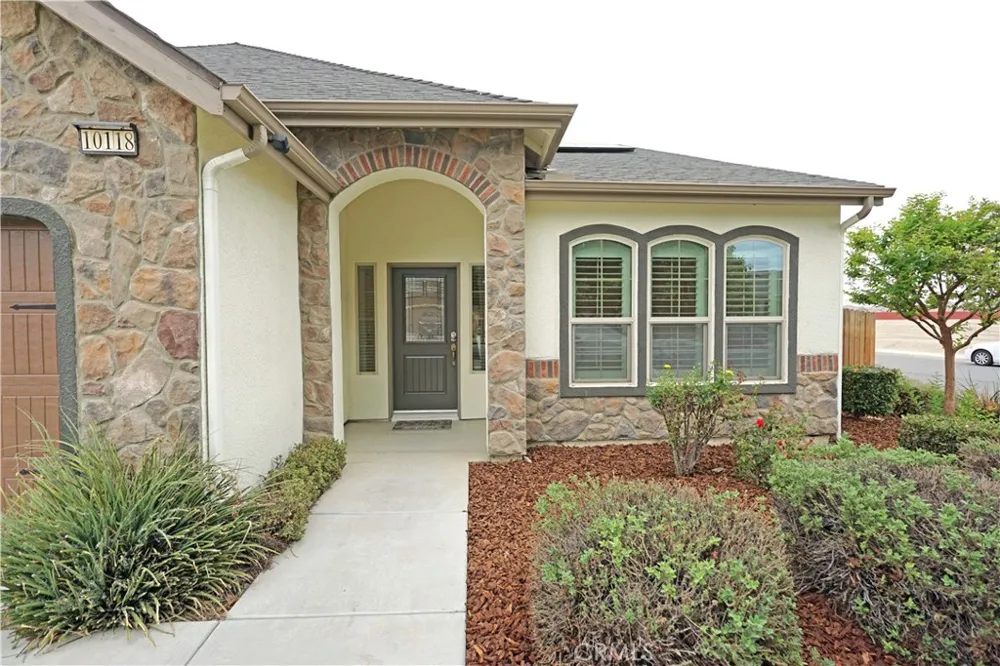10118 Alondra Dr Bakersfield, CA 93311