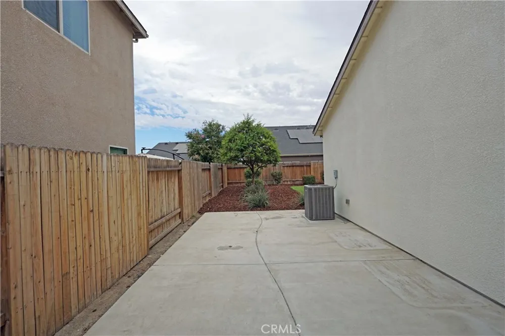 10118 Alondra Dr Bakersfield, CA 93311